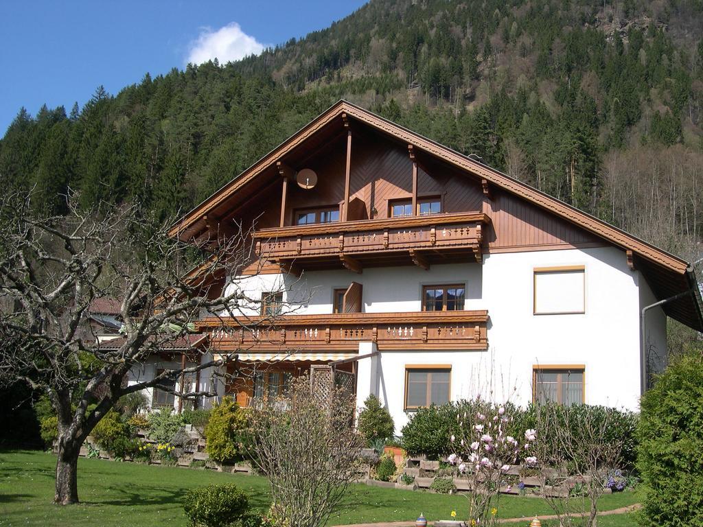 Landhaus Gailer Treffen Bagian luar foto