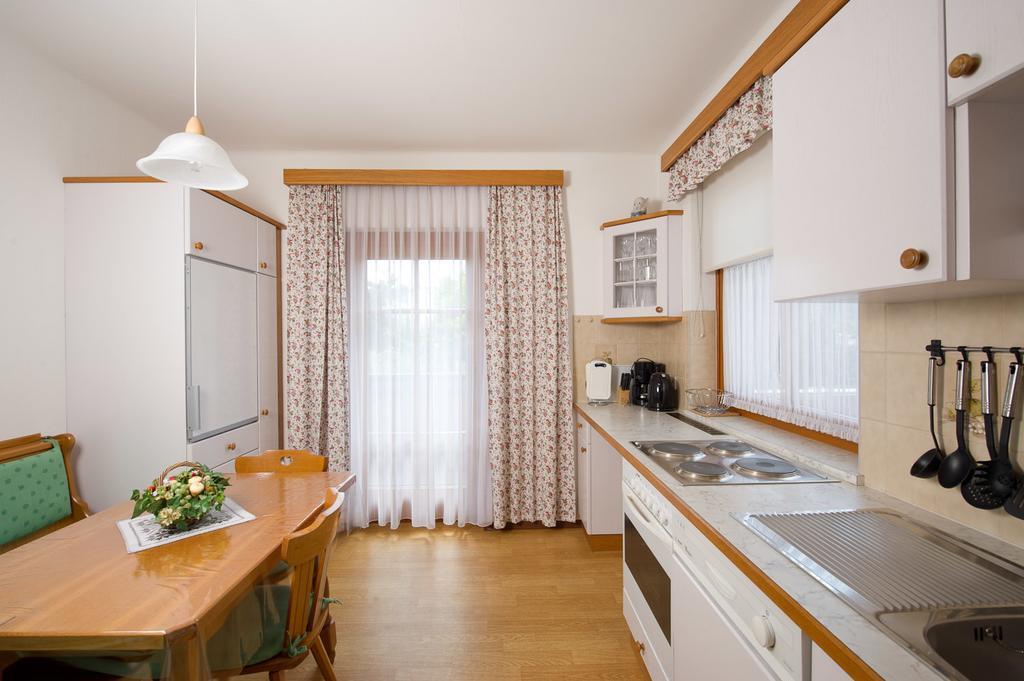 Landhaus Gailer Treffen Bagian luar foto